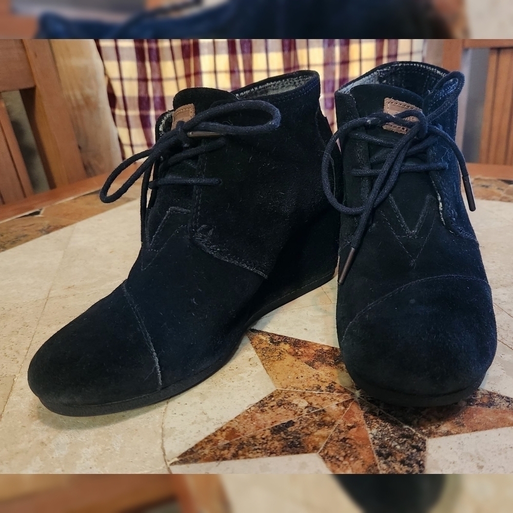 Toms Size 7